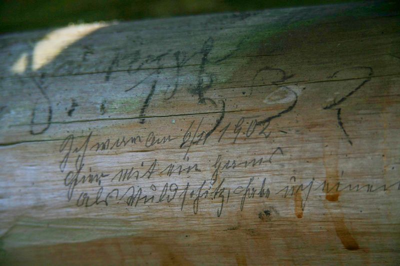 Datei:Unterstandshütte fürstkar 792 13-07-13.jpg