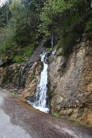 Pass-Stein-Straße wasserfälle 21041 2016-04-15.jpg