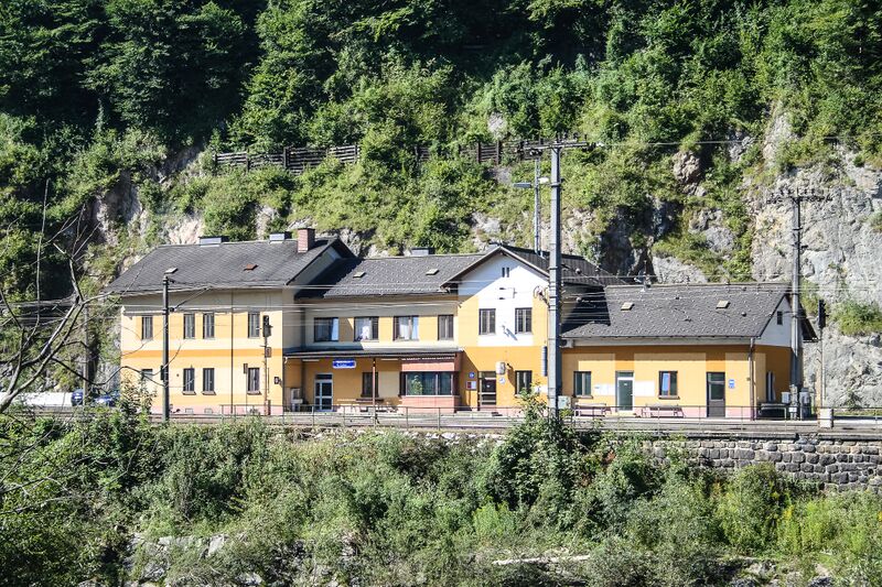 Datei:Bahnhof Weißenbach-St. Gallen-1001-2012-08-20.jpg