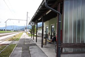Bahnhof höhenfeld-1000-2012-08-30.jpg