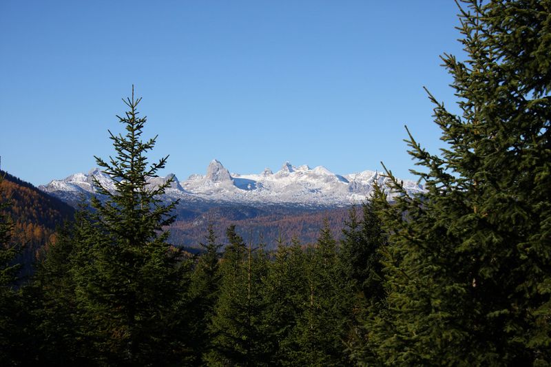 Datei:Dachsteinmassiv -bergereck 12858 2015-10-27.jpg