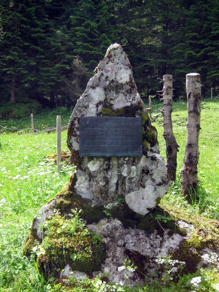 Datei:Peterkagedenkstein.jpg
