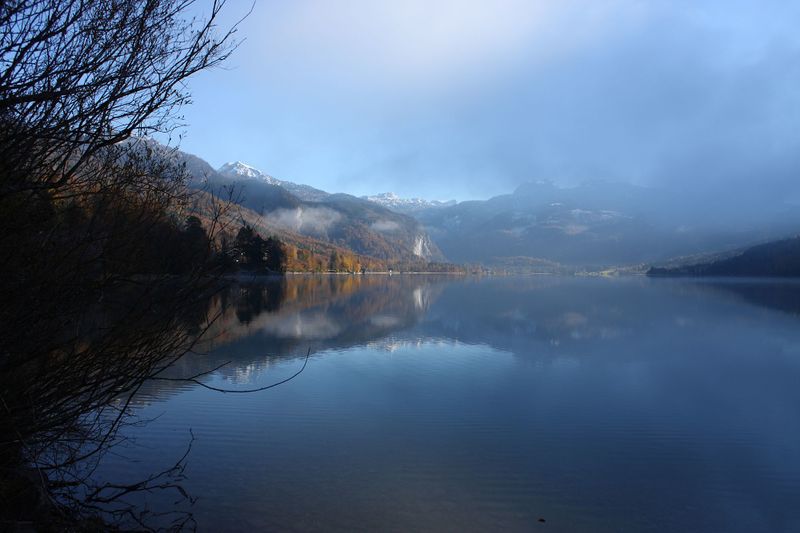 Datei:Grundlsee-See 77652 2014-11-03.jpg