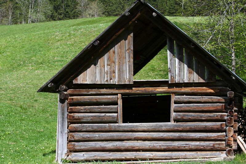 Datei:Heustadel mössna 55955 2014-05-02.jpg