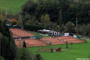 Tennisplatz120927wiki.jpg