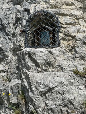 Fensterl im Stoa (Pürgg) 4344.JPG