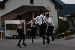 Schuhplattler weißenbach-haus 93607 2015-06-25.jpg