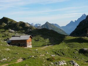 Giglachseehütte 17891 2006-07-18.jpg