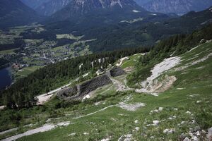 Lawinenverbau loserstloserhütte 50999 2017-06-11.jpg