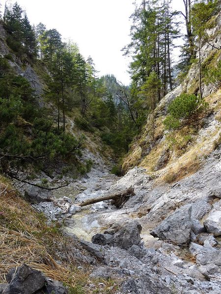 Datei:Humlechnergraben 54650 2014-04-27.JPG