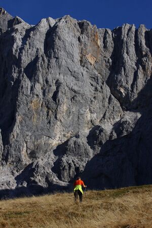Schönbichl südwandhütte 11984 2015-11-04.jpg