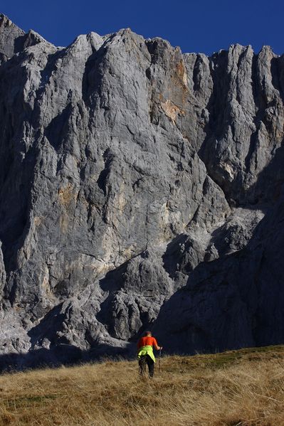 Datei:Schönbichl südwandhütte 11984 2015-11-04.jpg