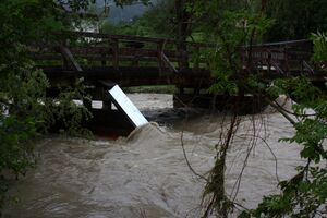 Lehenbrücke hochwasser 5056 13-06-02.JPG